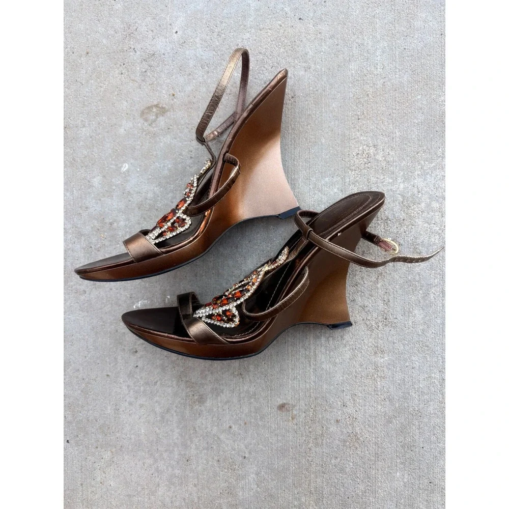 Y2K Grail Baby Phat Metallic Bronze Rhinestone Cat Logo Wedge Sandals Heels 7 - Picture 2 of 5
